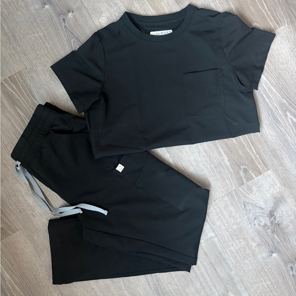 Uniform Advantage Resurge Scrub Set Black XSP/XXS